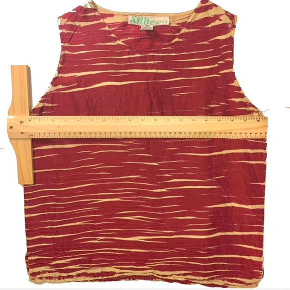 Burgundy and cream shibori silk sleeveless top, hand dyed. - Picture 3 of 4